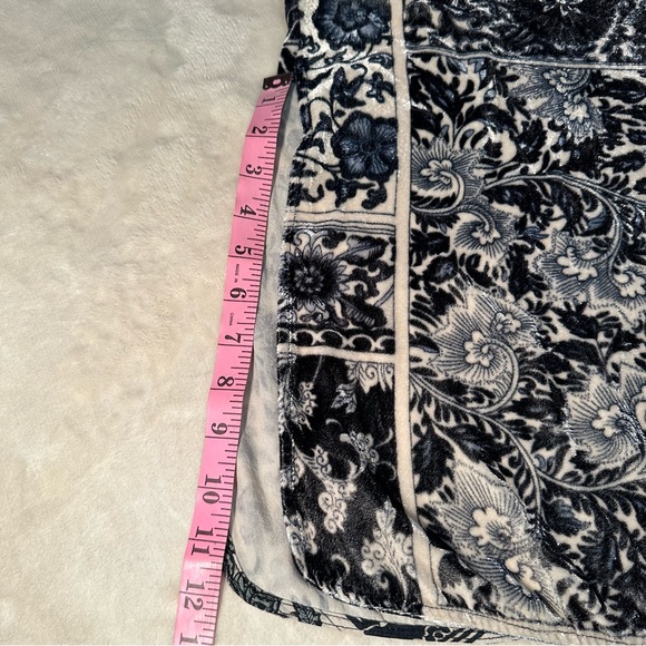 Johnny Was velvet tunic top cream and navy // small - Picture 10 of 15